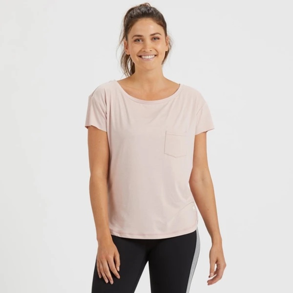 Vuori Lux Performance Tee NWT Shell Heather